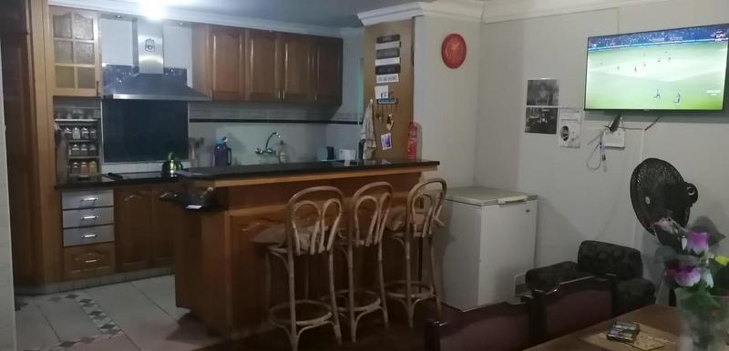 5 Bedroom Property for Sale in Rocklands Western Cape